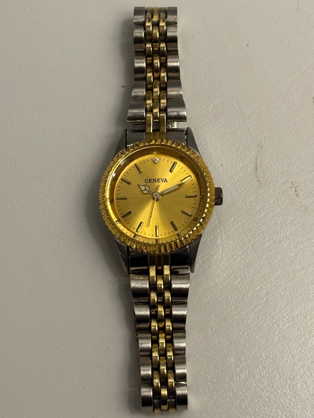 Geneva “Diamond” Women’s Watch Two-Tone Silver/Gold – Not Working